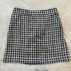 White and blue loft skirt with pockets. Size M